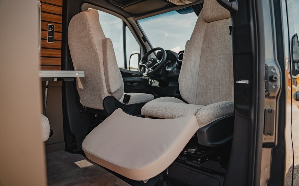 Leg rest Mercedes Sprinter beige