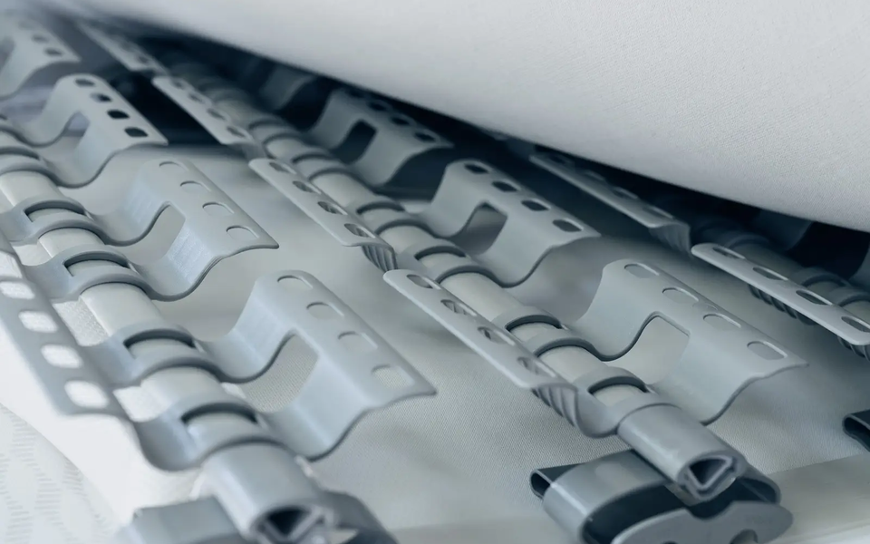 Close-up of a disc spring system in a HYMER camper van.	