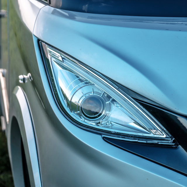 Right front light integrated in the front mask in a modern design on the HYMER B MasterLine