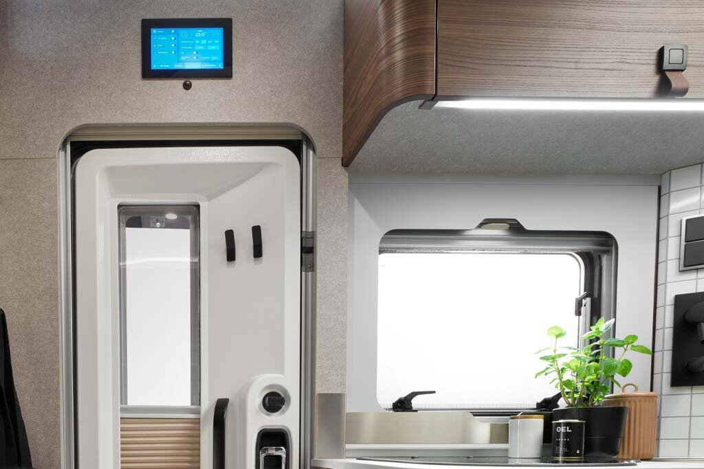In the HYMER ML-T, the HYMER Connect display is located above the entrance door.